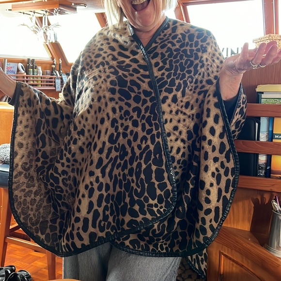 Wrap - Picture 5 of 7